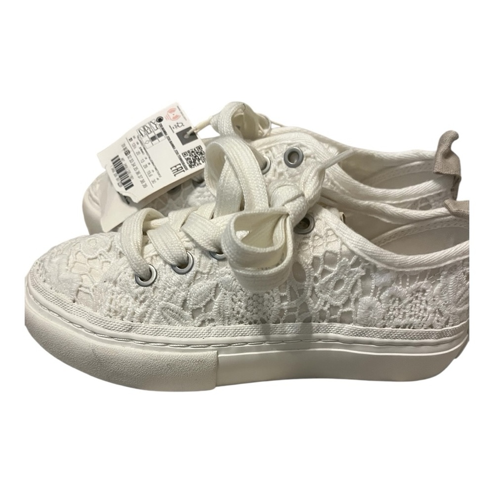 Zara‎ Girls White Lace Sneakers Size 13½ — NWT Beige Floral Pull Tab